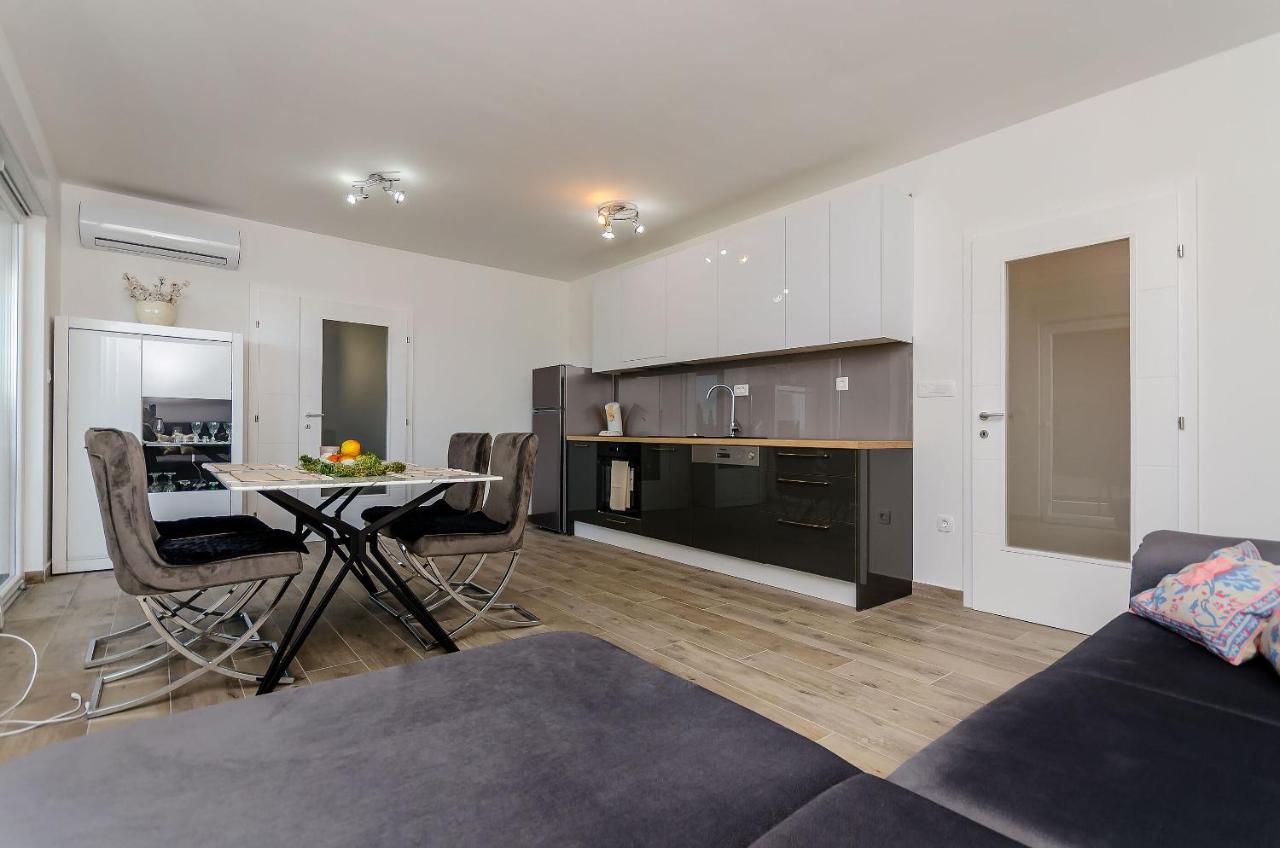 Apartment Rozalia تروغير المظهر الخارجي الصورة